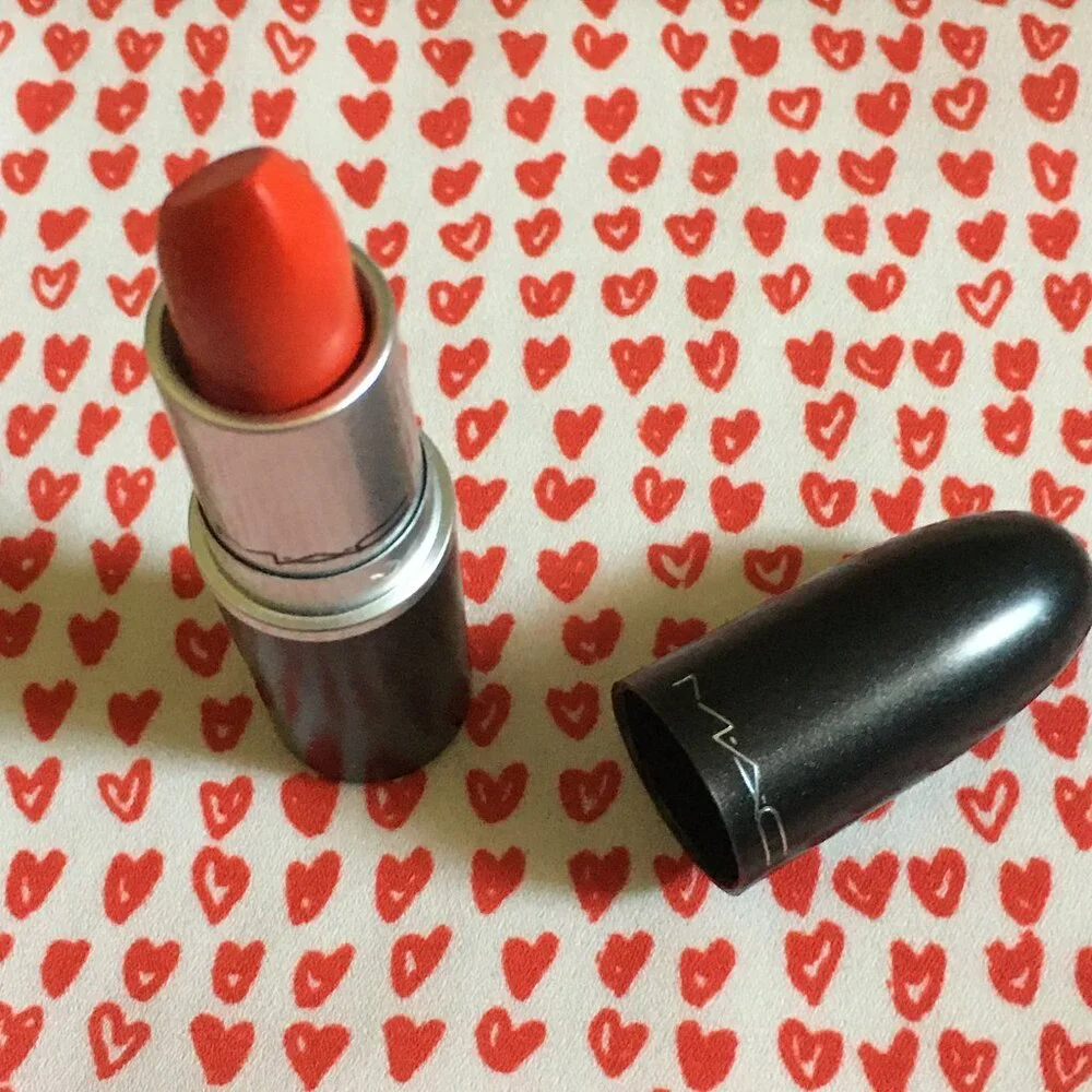 MAC Lady Danger Matte Lipstick NWOT Vivid Bright Coral-Red Full Size 3g - Picture 3 of 7